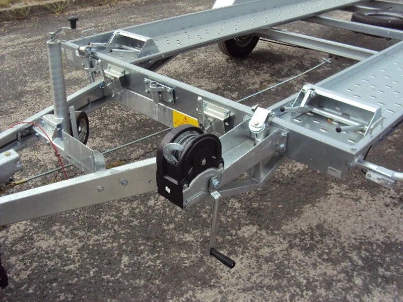 Einachsiger Autotransporter 1300kg